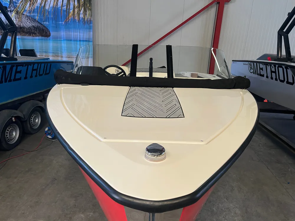 Method Wake Ski 6.2 wakeboard- waterski boat avec 440HP RED