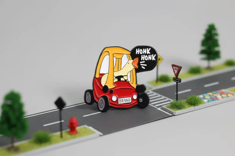 Pin's Oie en voiture "Honk Honk"