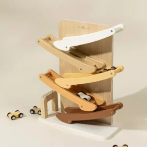 Piste de voiture en bois