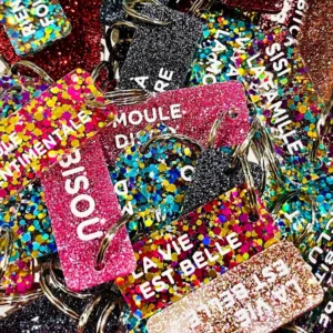 EN VOITURE SIMONE Porte-clés à paillettes Violet / Or / Vert Plus de Love