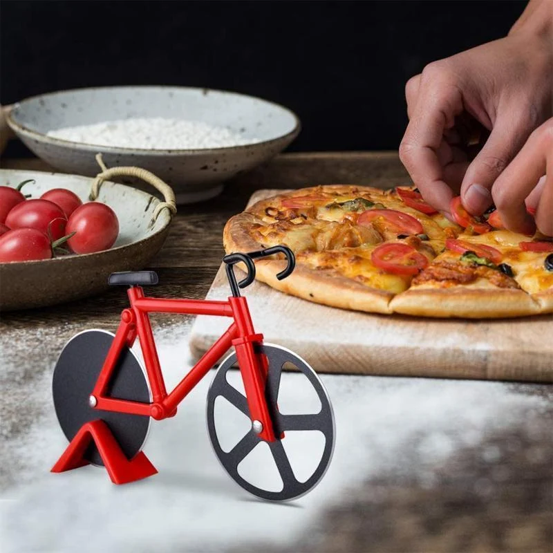 Coupe-pizza à Roulettes en Forme Vélo / Moto sousoleil