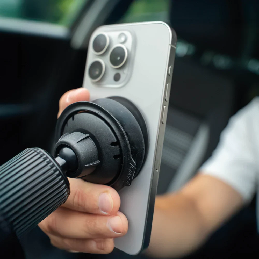 Support magnétique pour fixer ton téléphone dans la grille d'ération de la voiture - Silwy