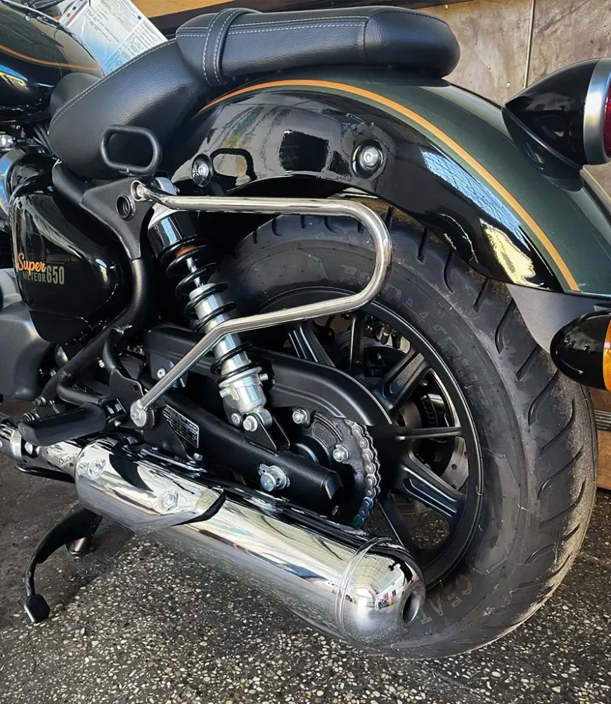 Supports Sacs Moto chromés pour Super Meteor 650