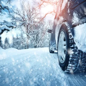 Toile de fond de voiture neige branches hiver photographie