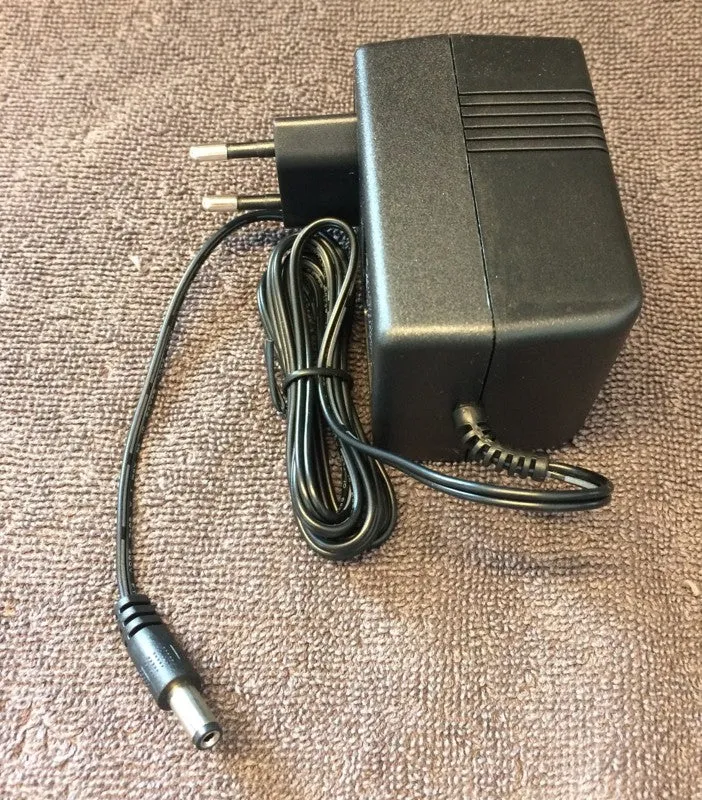 Chargeur 12 volts moto électrique ou voiture électrique Toys Motors