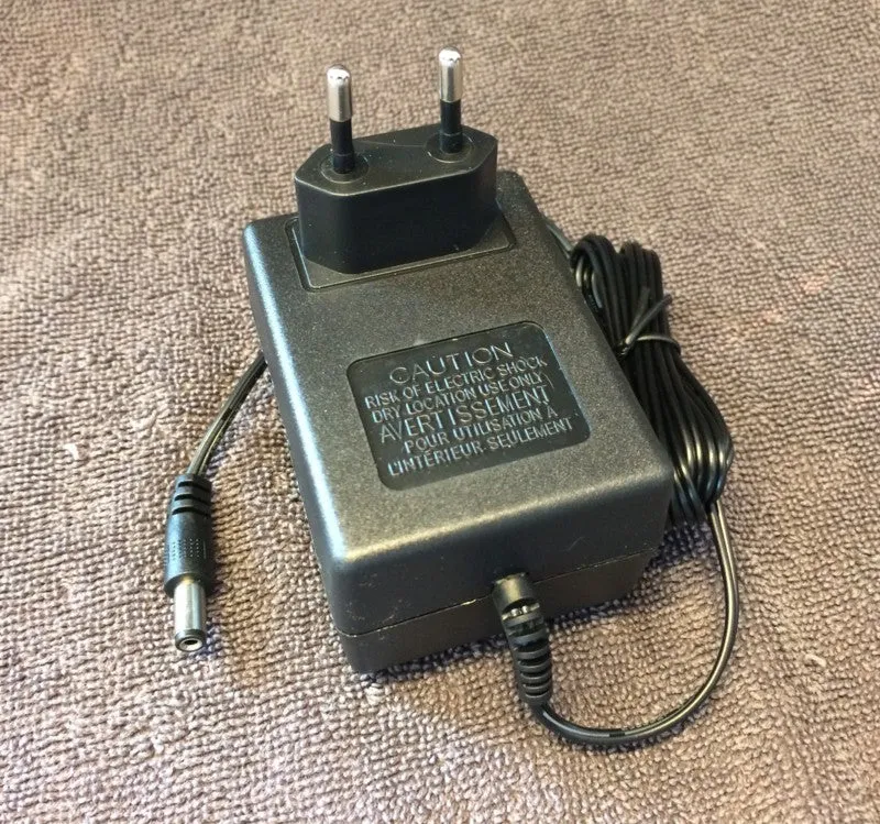 Chargeur 12 volts moto électrique ou voiture électrique Toys Motors