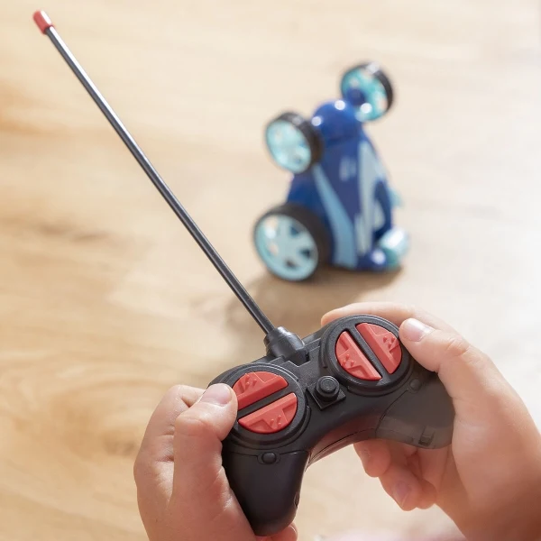 Voiture d’acrobatie télécommandé et rechargeable - Livraison offerte