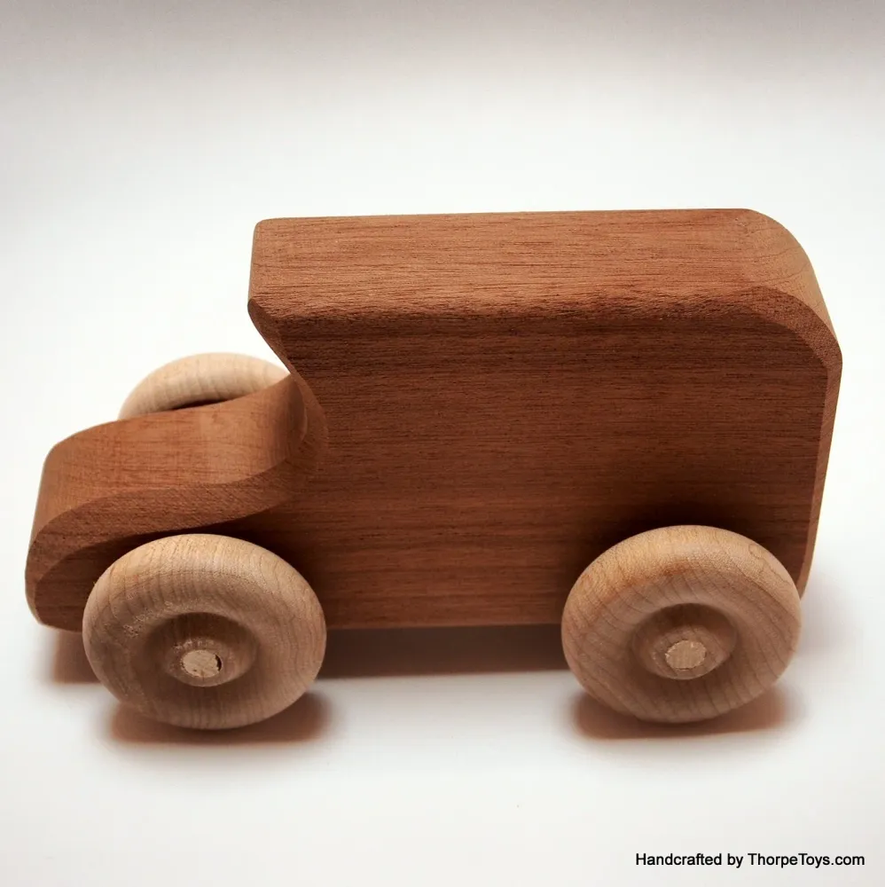 Voiture modèle T vintage en bois dur foncé
