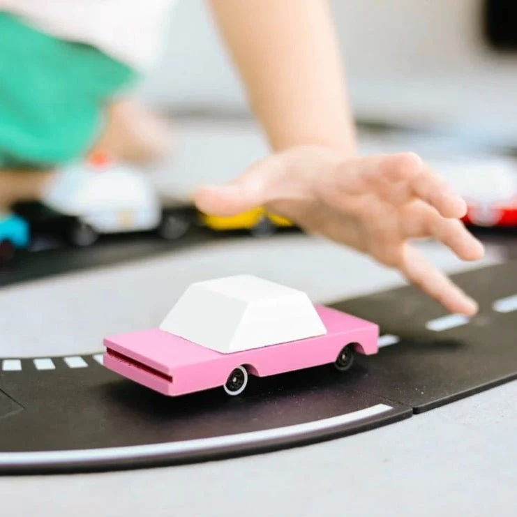 Voiture Pink Sedan en Bois Rose