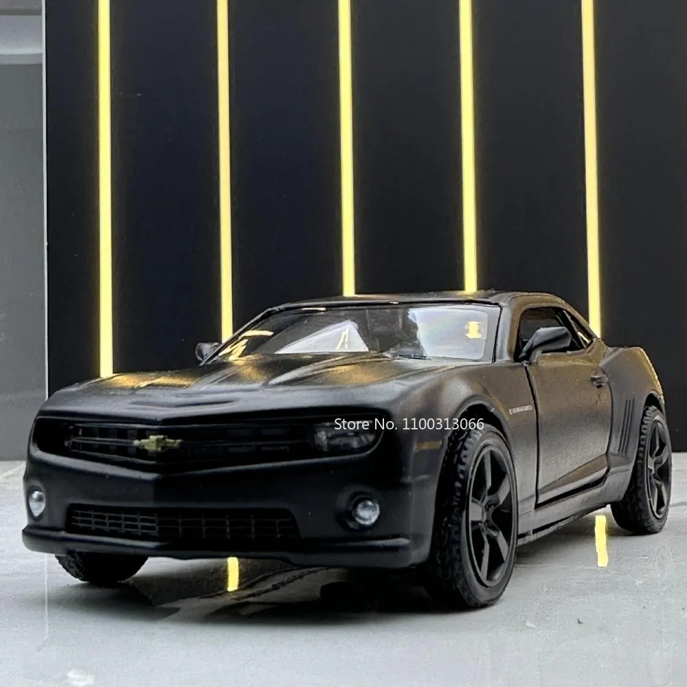 Voiture de sport Chevrolet Camaro à l'échelle 1:36, modèle réduit en alliage moulé sous pression, avec fonction de tractio...