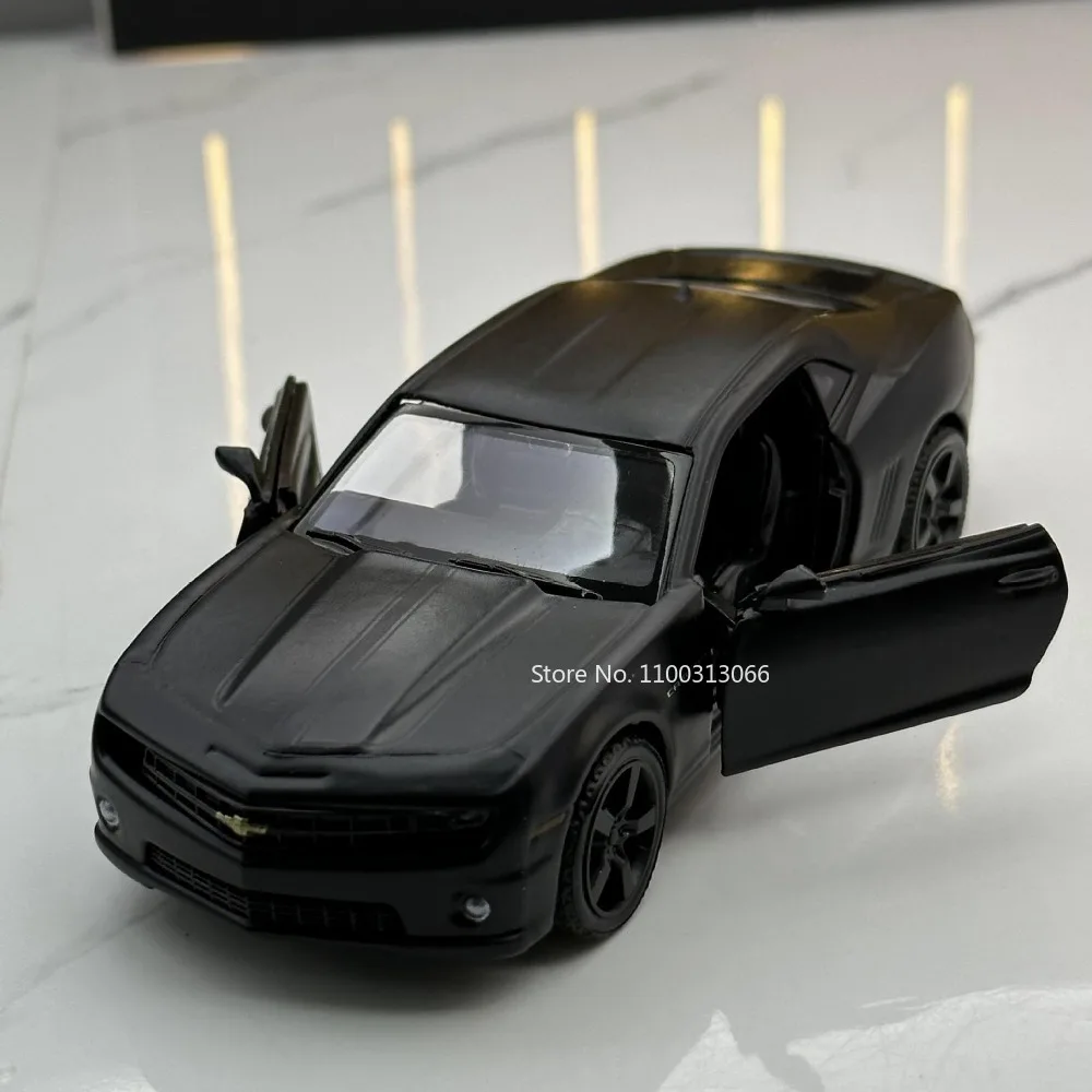 Voiture de sport Chevrolet Camaro à l'échelle 1:36, modèle réduit en alliage moulé sous pression, avec fonction de tractio...