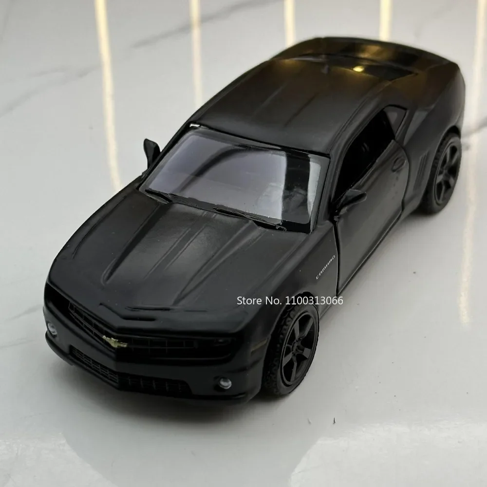Voiture de sport Chevrolet Camaro à l'échelle 1:36, modèle réduit en alliage moulé sous pression, avec fonction de tractio...