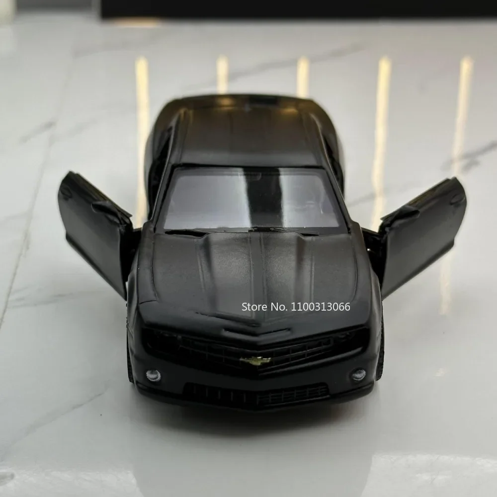 Voiture de sport Chevrolet Camaro à l'échelle 1:36, modèle réduit en alliage moulé sous pression, avec fonction de tractio...