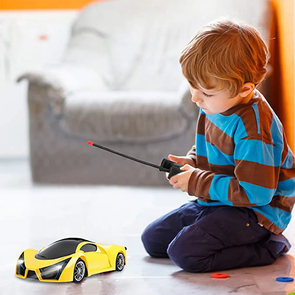 TD® Voiture télécommandée de simulation à quatre voies avec voiture télécommandée sans fil électrique jaune clair pour enf...