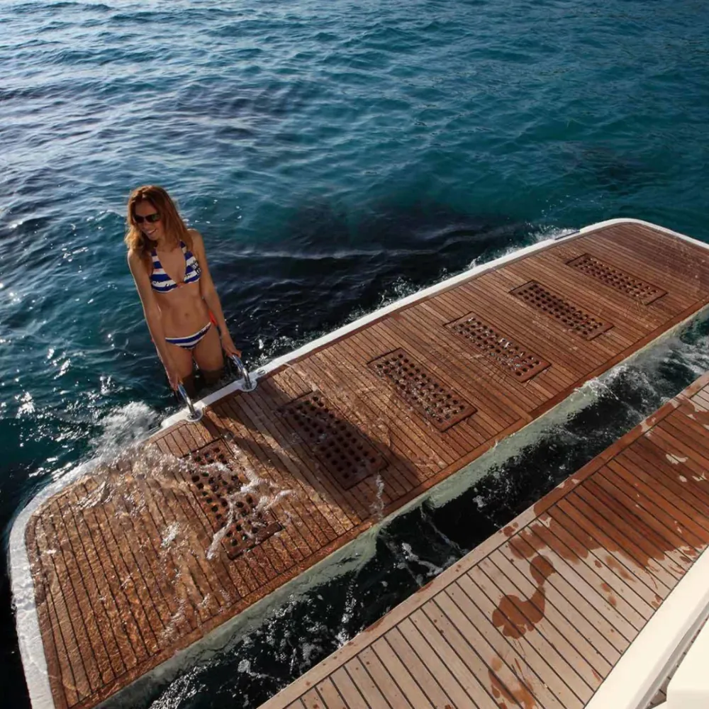 M/Y Prestige 550 FLY - 18 m - 3 Cabins - 12 Guests YACHT BAR